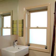 Деликатный вопрос - выбираем окна для ванной комнаты